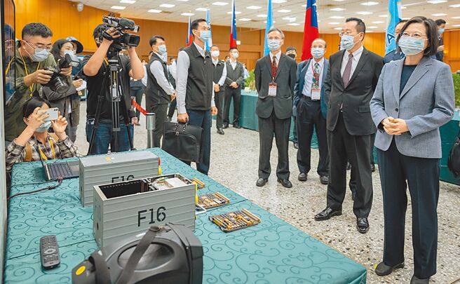 蔡英文总统出席「F-16维修中心成果发表会」。（总统府提供）