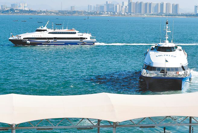 商总表示，现在的边境松绑还不够，应开放大陆、香港观光客来台，并期望恢復小三通。（中新社）