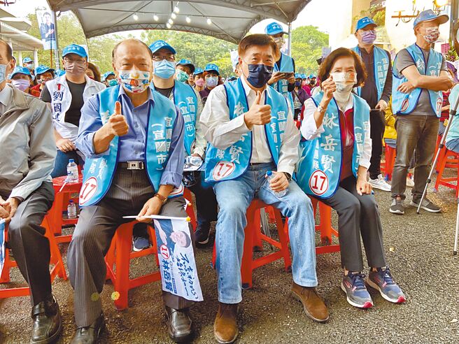 国民党前副主席郝龙斌1日前往宜兰力挺县长林姿妙，大讚县政做得很好、民调支持度高。（吴佩蓉摄）