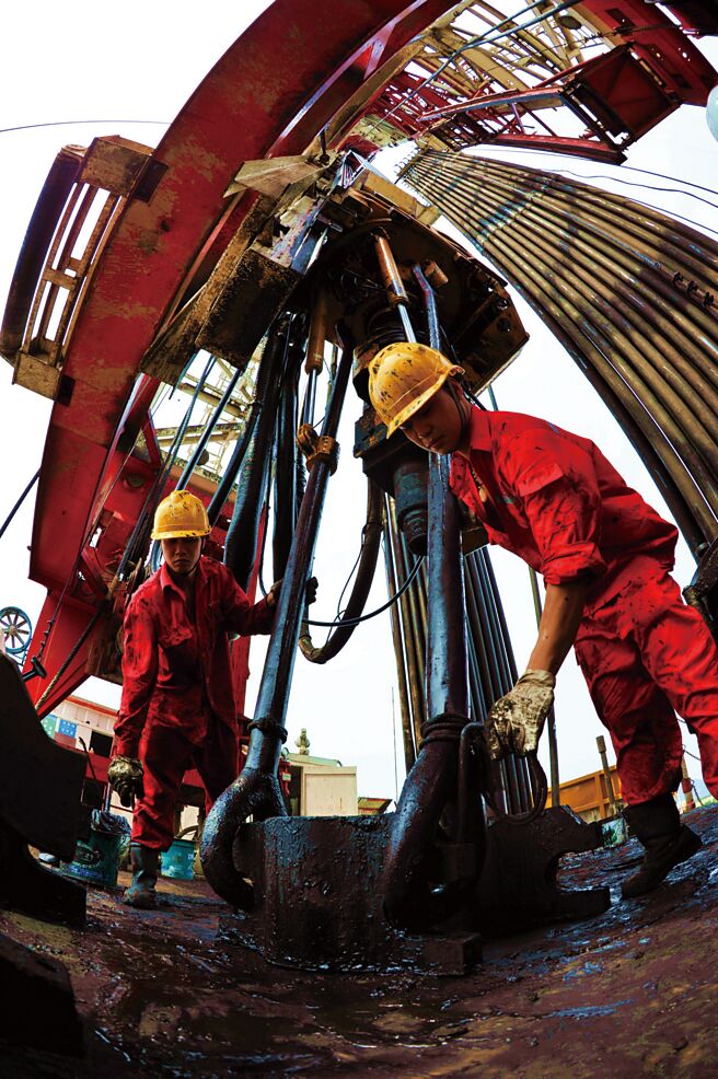 位于大陆四川盆地的金石103HF探井，日产天然气25.86万立方公尺，评价落实地质资源量。图为大陆元坝气田。（中新社）