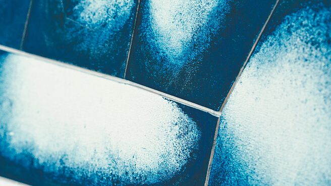 经过多次调整，才得以定稿制作服装输出印花。（君梵提供）