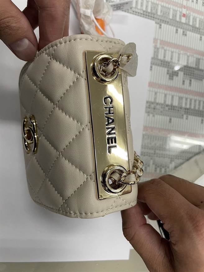 何男送給女友要價10萬元精品包，不料卻是假貨。（翻攝照片／崔正綱高雄傳真）