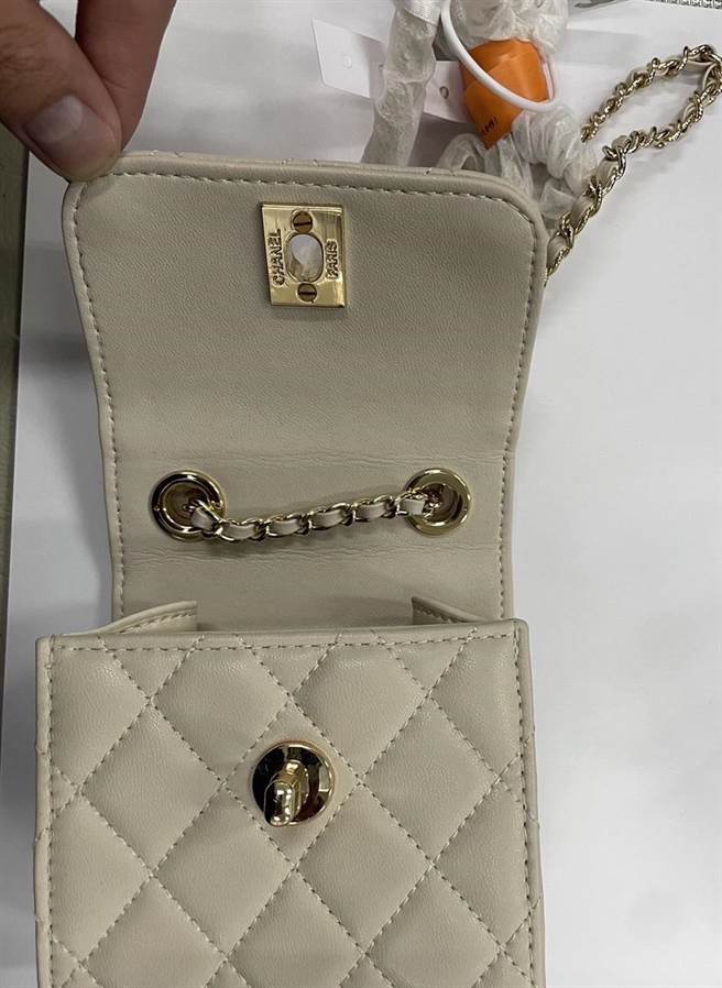 何男送給女友要價10萬元精品包，不料卻是假貨。（翻攝照片／崔正綱高雄傳真）