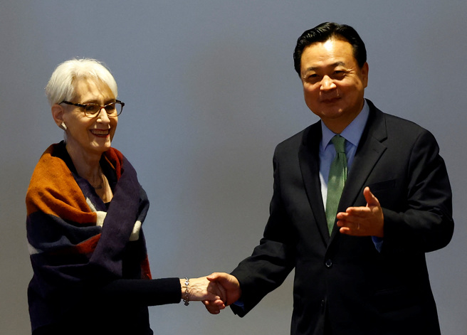 南韩外交部副部长赵贤东（Cho Hyun-dong）与美国副国务卿雪蔓（Wendy Sherman）皆表示，北韩连射飞弹是「极其恶劣、不道德」的行为。(图/路透社)