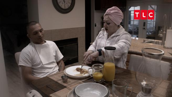 在疯狂老妈南西眼中，儿子罗伯永远都是个小男孩。（TLC提供）