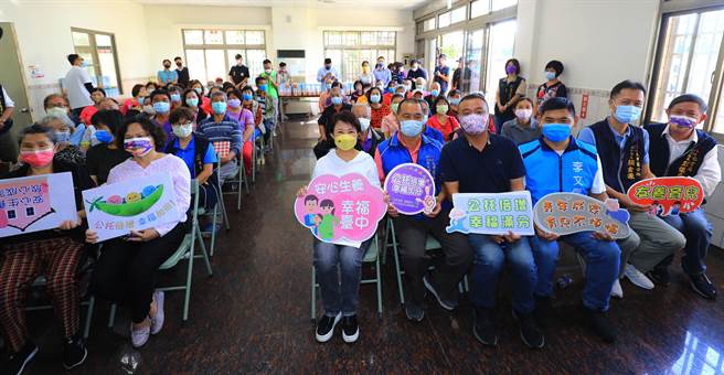 卢秀燕重视环保照顾幼儿生活，设公托是她这任最重要的施政，目的让年轻人愿生敢养。(陈世宗摄)