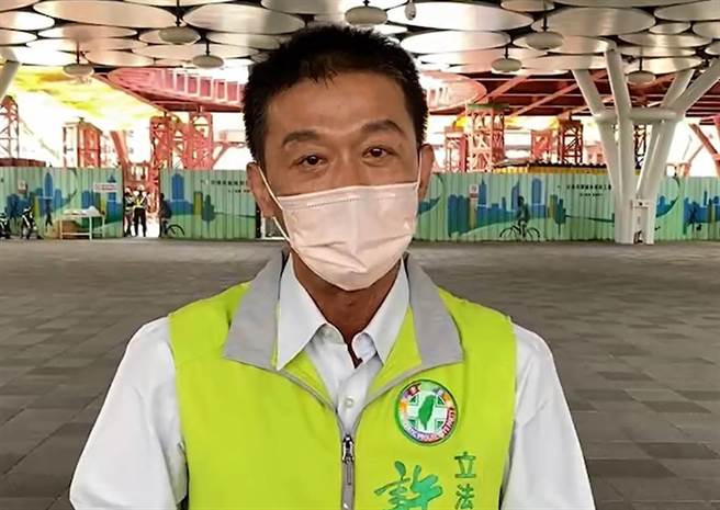 许智杰认为，可以改变形式在场外其他空间举行台湾展览会。（许智杰国会办公室提供）