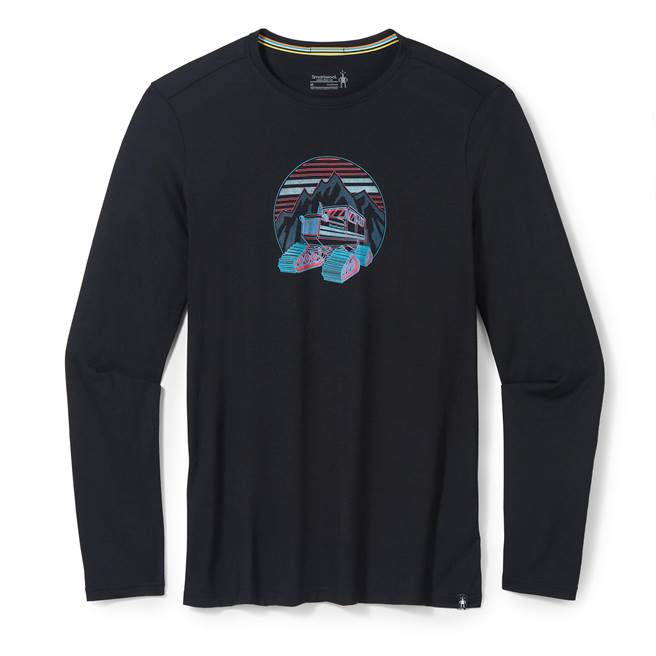 Smartwool羊毛塗鴉長Tee鏟雪車黑色男款，2980元。（Smartwool提供）