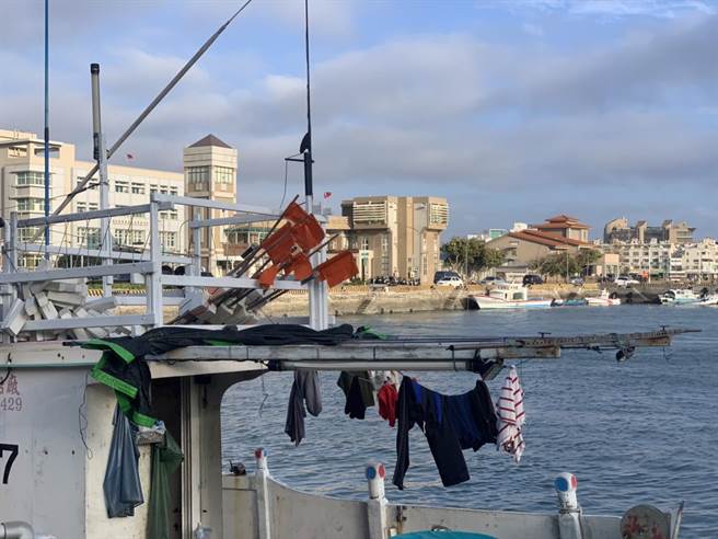 澎湖驚傳有多名外籍漁工集體失聯的情事，根據許姓船東表示，3日一早天候突然放晴，漁船要出海作業發現有4名漁工不見蹤影。（張茂雄攝）