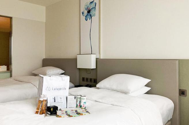（台北国泰万怡酒店「白色野餐限定住房专案」，入住有礼。图／台北国泰万怡酒店）