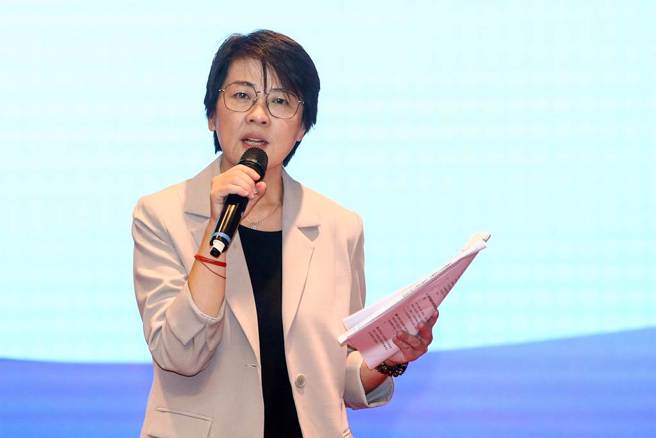 无党籍台北市长候选人黄珊珊3日应国教行动联盟邀请发表教育政策，她表示教育政策必须从政治人物自身做好榜样，不应「抄来抄去」，还有政治介入学校。（邓博仁摄）
