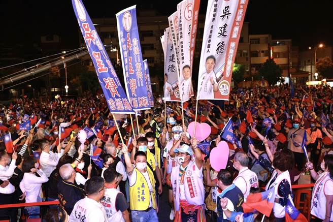 台中市议员候选人吴呈贤兄弟竞选总部成立大会3日登场，现场涌入逾3000名支持者。（竞选总部提供）