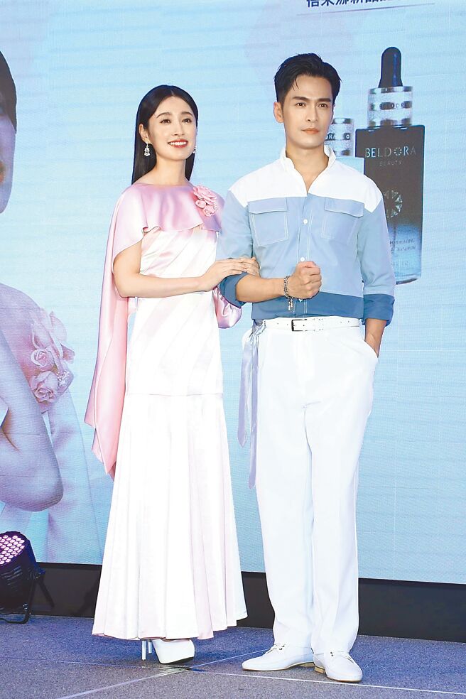 Gino（右）、田中千繪昨一起出席保養品代言記者會。（蓓朵娜提供）