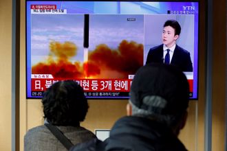 北韓夜射約80發砲彈 抗議美國南韓延長軍演