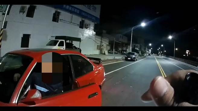 台东48岁黄姓男子4日凌晨1点驾驶红色轿车高速行驶在台东市中华路2段。（台东分局提供／蔡旻妤台东传真）