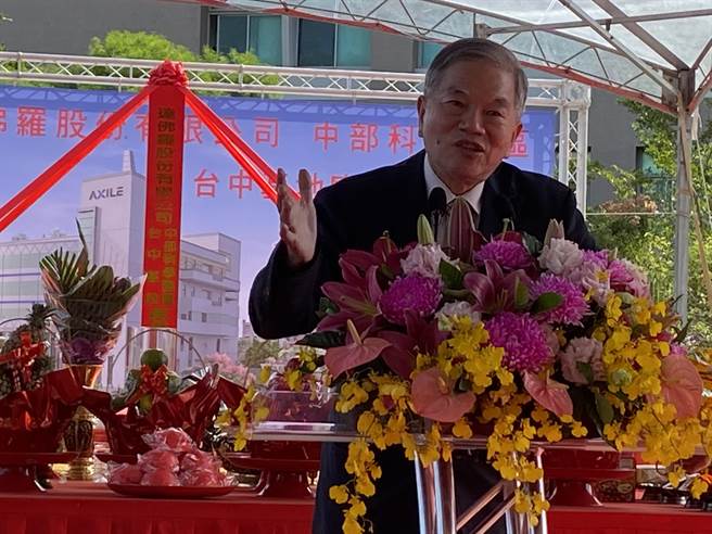 行政院副院长沈荣津说，政府做为后盾，并呼吁产业要存活就要有ESG，符合永续发展目标。（张妍溱摄）