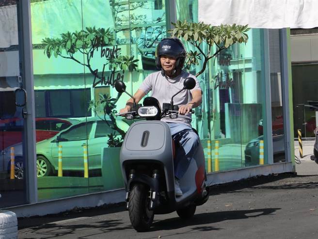 竹北市長候選人林為洲希望透過增加補助提高民眾新購電動機車的誘因。（林為洲團隊提供／邱立雅竹縣傳真）