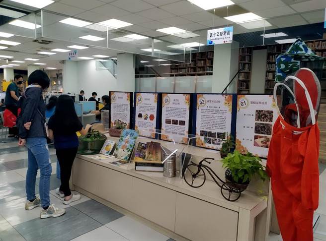 台中阅读节11月开跑，各图书馆推出「一馆一特色」展览，坪林图书馆举办「蜂趣的蜜乡」展览。（台中市文化局提供／陈淑芬台中传真）