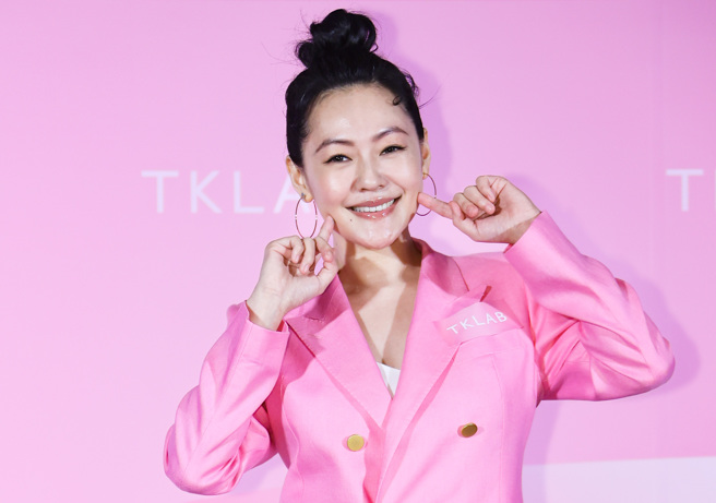 许老三确诊高烧至「41.9度」，小S哭到口罩全湿。（图／中时资料照）