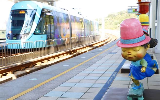 新北捷运公司轻轨红树林站获2022年第23届金路奖「站场环境维护类」捷运一等车站第一名。(新北捷运公司提供)