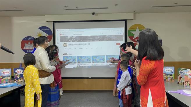 桃园市首创新住民语文互动教学影片「七国新声道」今正式上架。（陈梦茹摄）