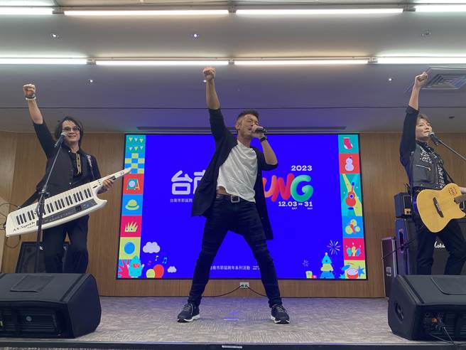 「造梦者乐团」的陈建寧、范逸臣及阿沁今天现场带来多首曲子的表演。(曹婷婷摄)