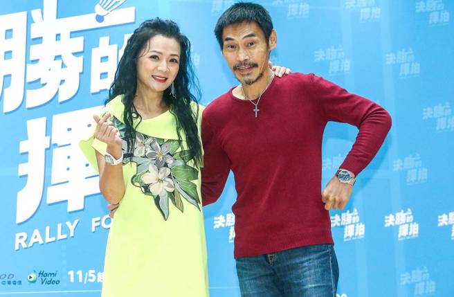 夏靖庭3日和高欣欣出席《決勝的揮拍》首映會。(圖／粘耿豪攝)