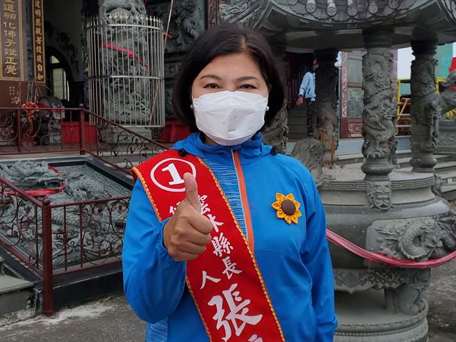 云林县长张丽善4日巡迴林内乡说明施政愿景，同时驳斥该乡长言论。（周丽兰摄）