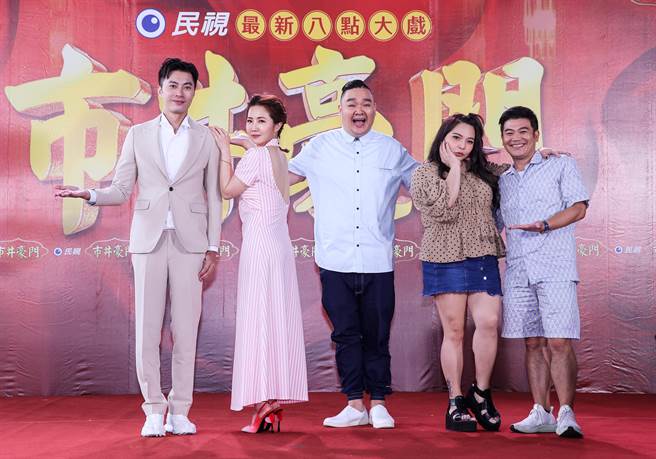 小甜甜（右２）和谢忻（左２）疑似友情生变。（资料照）