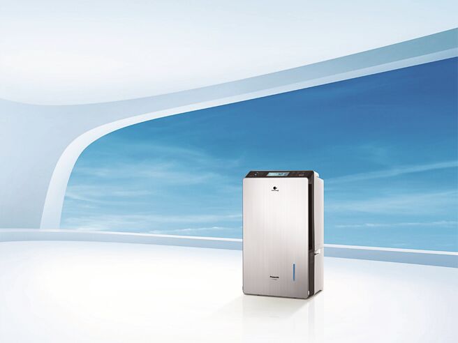 想要選購適合居家空間坪數，同時又能兼顧省電及安全的除濕機，連續四年贏得信譽品牌白金獎最高肯定的Panasonic就是最佳選擇。圖／Panasonic提供