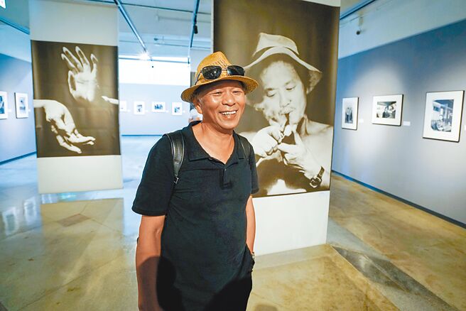 阮义忠2017年举办《回‧家─阮义忠影像回顾展》，近年则纪录与家族关系密切的龟山岛。（本报资料照片）