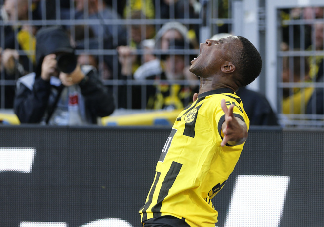 刚满17岁的 茂高高 为多特蒙德在德甲取得 4颗进球，是球队进球最多的球员（图片来源︰达志影像）