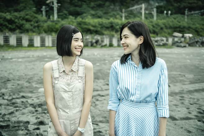 林奕岚（左）和许玮宁长相、气质相识度高。（Netflix提供）