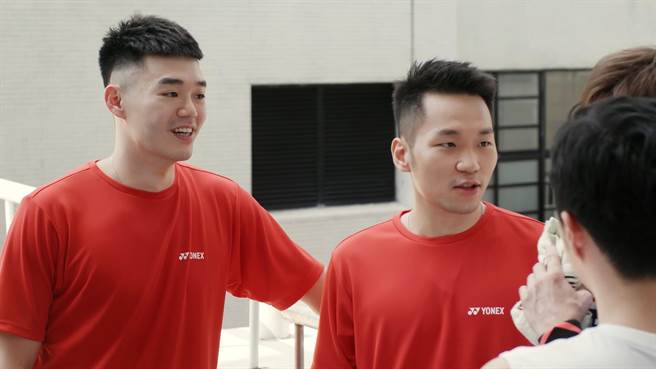 《决胜的挥拍》邀请羽球国手王齐麟、李洋客串演出。（民视提供）