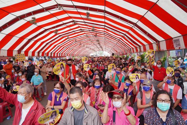 高雄市议员候选人李雅静5日成立竞选总部。（李雅静竞总提供／杨舒婷高雄传真）