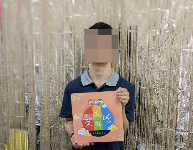 患有唐氏症的孩子，点了一份炸物，因忘记带钱被老板报警。（当事人家长提供）