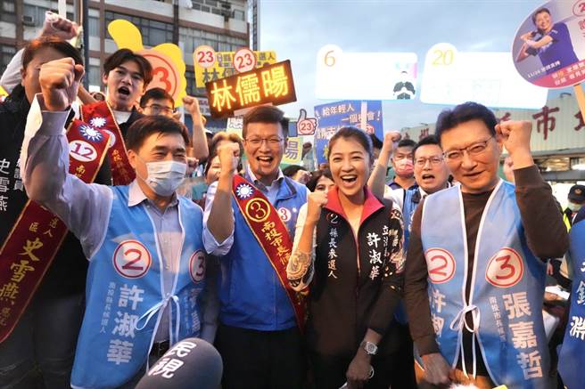 國民黨南投縣長候選人許淑華（右二），獲藍營大咖趙少康及郝龍斌助陣。（許淑華服務處提供／廖志晃南投傳真）