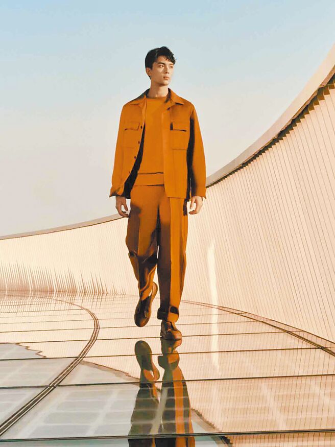 吴磊身穿Oasi Cashmere系列拍摄广告大片。（杰尼亚Zegna提供）