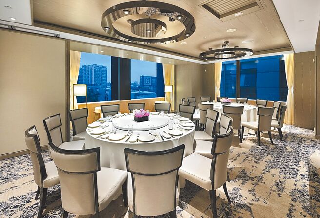 板桥凯撒大饭店家宴中餐厅推出微型尾牙，满足小型企业需求。（板桥凯撒大饭店提供）