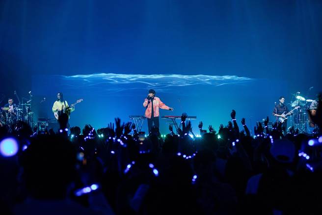 宇宙人上月在台北流行音樂中心開唱感動無數人。（相信音樂提供）