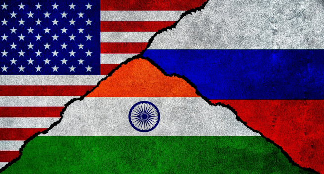 美媒主持人質疑，印度是否從購買俄羅斯石油中獲益。（示意圖/達志影像/shutterstock）