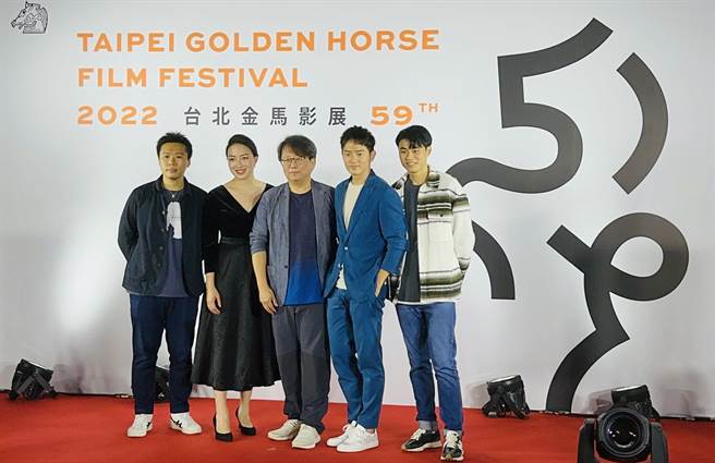 林皓申（左起）、林语萱、杨力州、宥胜、吴升儒今出席《无边》金马首映。（李承阳摄）