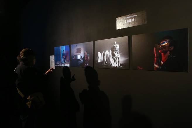 2022台灣新聞攝影大賽得獎作品展，共展出150件得獎作品，展期從11月8日到12月25日於文總一樓城南空間NO.1展出。（鄧博仁攝）
