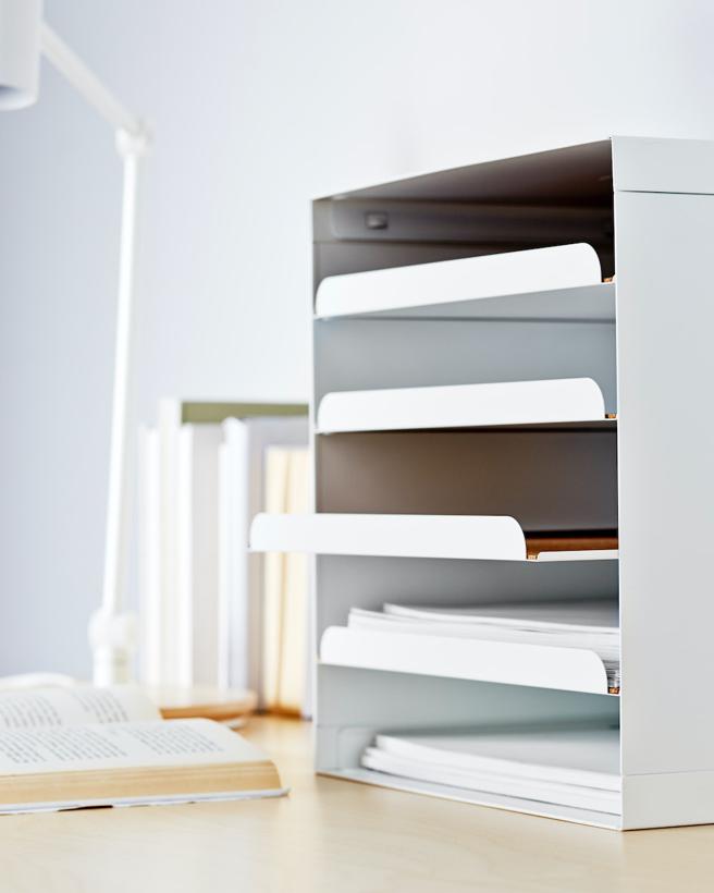 IKEA的经典KVISSLE文件匣，隔层设计也能自由调整，找东西时不再手忙脚乱。（IKEA提供）