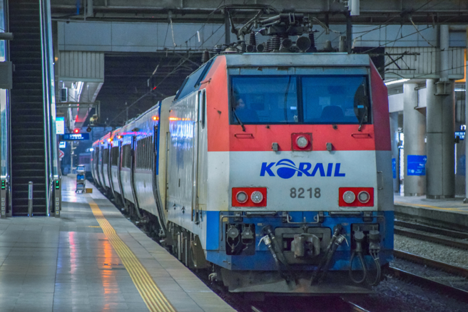 韩国铁路公司KORAIL，又称韩国铁道公社，是国营铁路系统。(图/shutterstock )