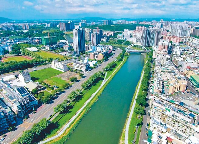 高市府首创全国推动「河川氨氮排放总量管制」，后劲溪水质改善有成。（高市环保局提供／柯宗纬高雄传真）