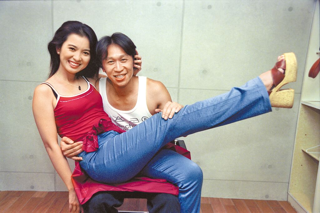 游安順（右）與張倩2001年離婚，但兩人並未交惡。（資料照片）