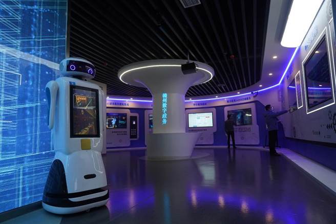 图为赣州数位政务指挥舱。（图／新华社）