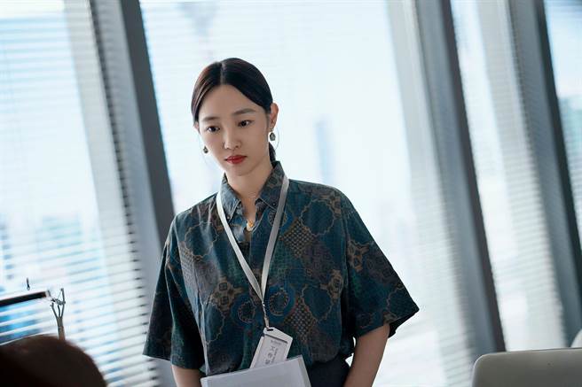 白百何劇中當了6年全職媽媽重返職場。（中天娛樂台提供）