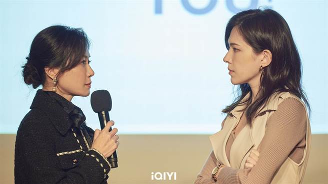 尹馨与许玮宁公然开战。（爱奇艺国际站提供）